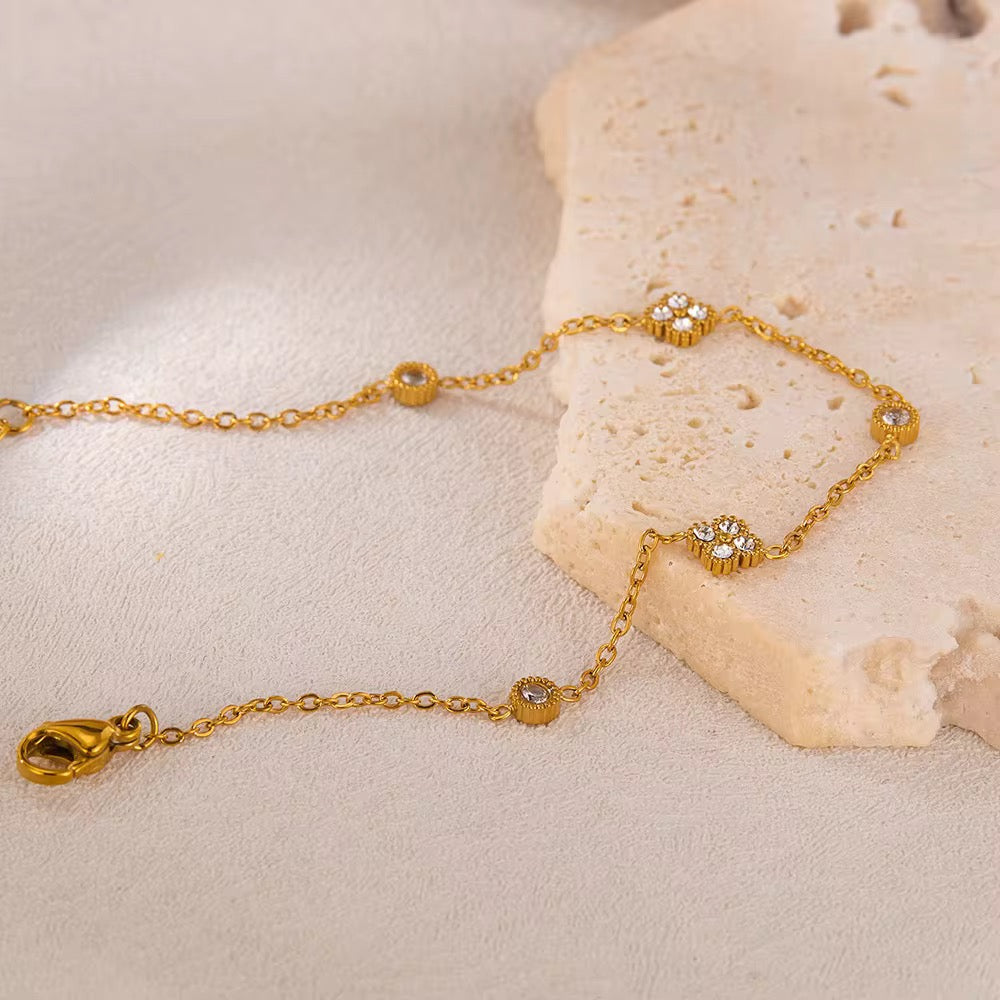 Lumi Dainty Bracelet