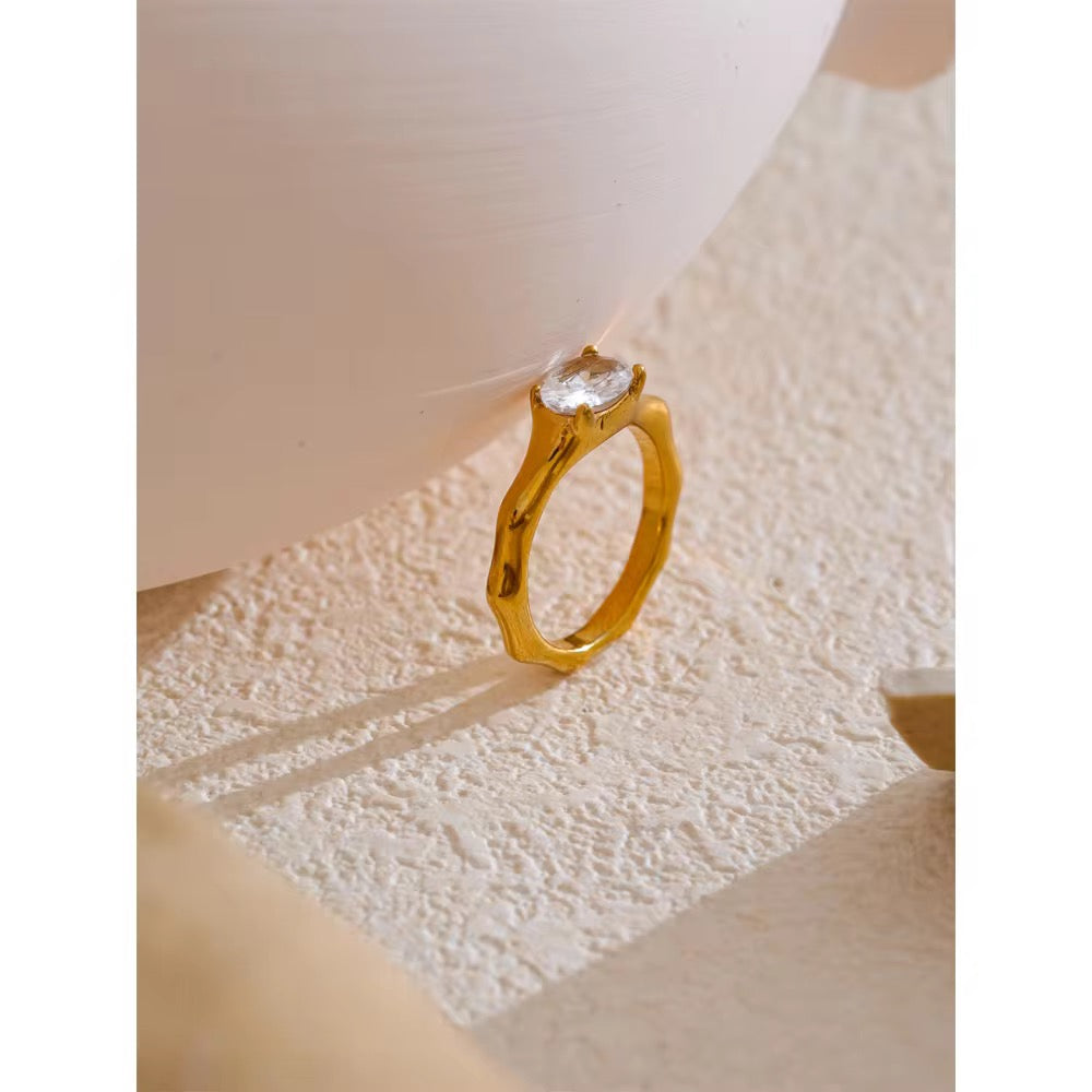 Ovaly Solitaire Ring