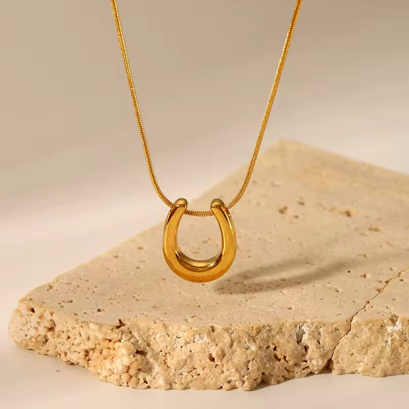Horse-shoe Necklace