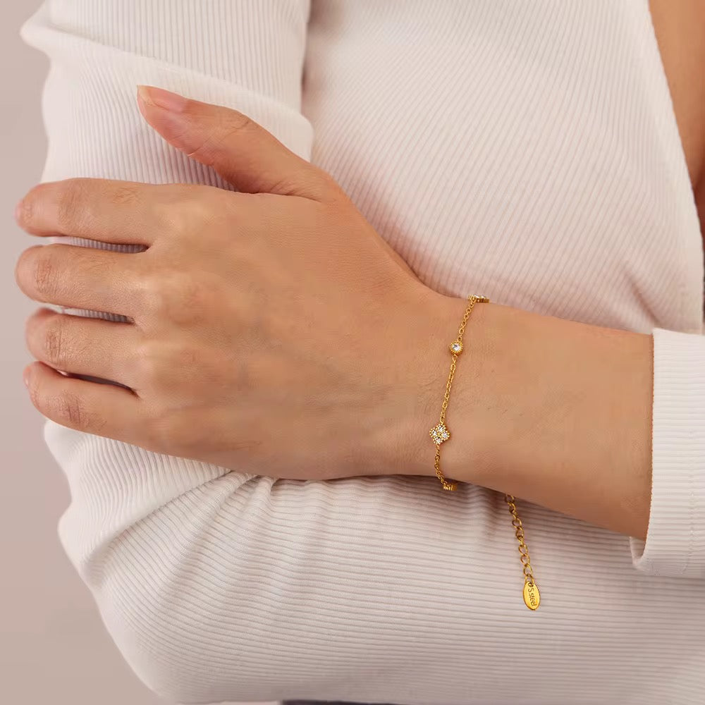 Lumi Dainty Bracelet