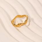 Curvy Ring